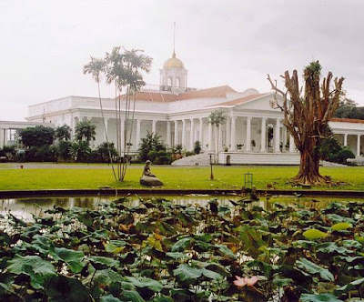 4-Tempat-Wisata-Bogor-yang-Direkomendasikan istana bogor yang layak dijadikan tempat wisata
