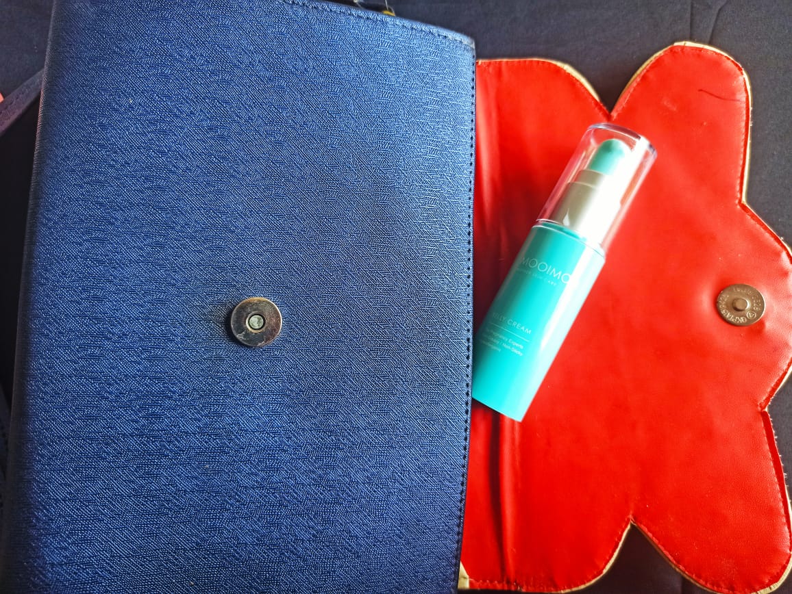 Review Belly Cream MOOIMOM untuk Mencegah dan Mengatasi Perut Gatal saat Hamil strech mark