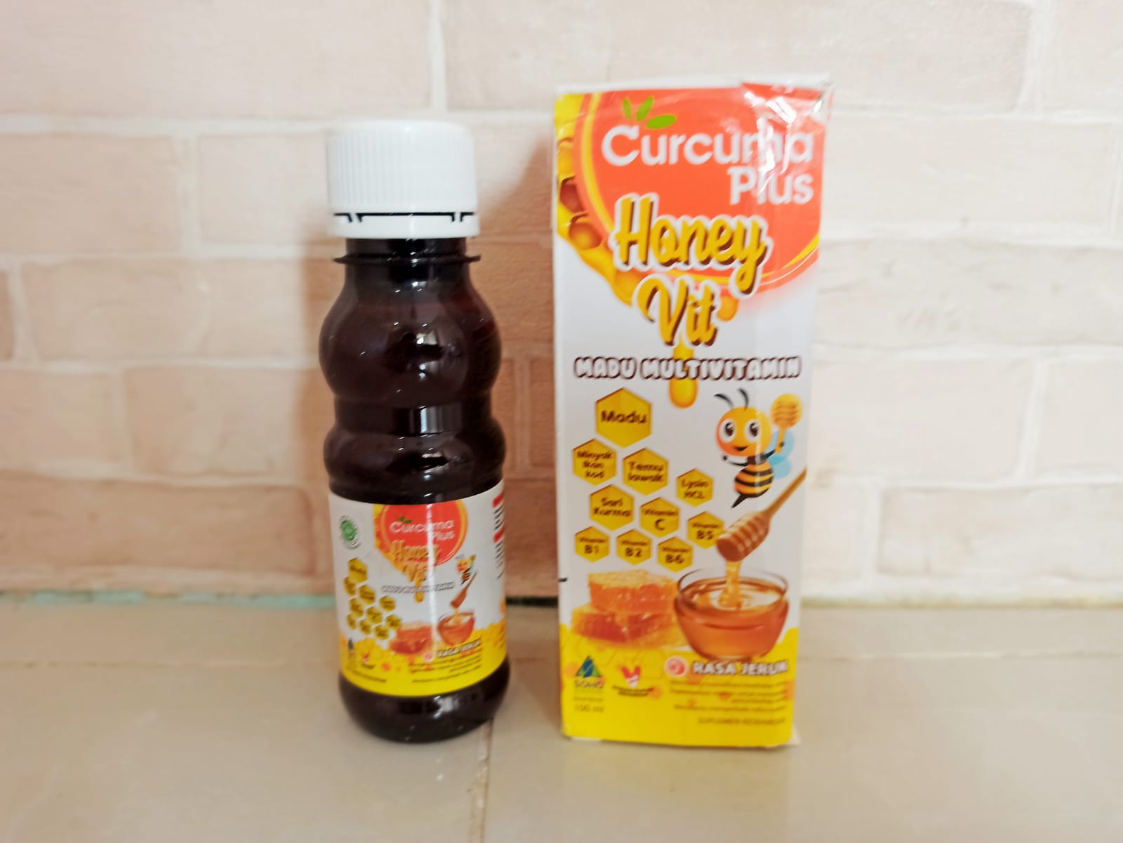 Vitamin Anak 1 Tahun untuk Bantu Jaga Daya Tahan Tubuhnya Curcuma Plus Honey Vit