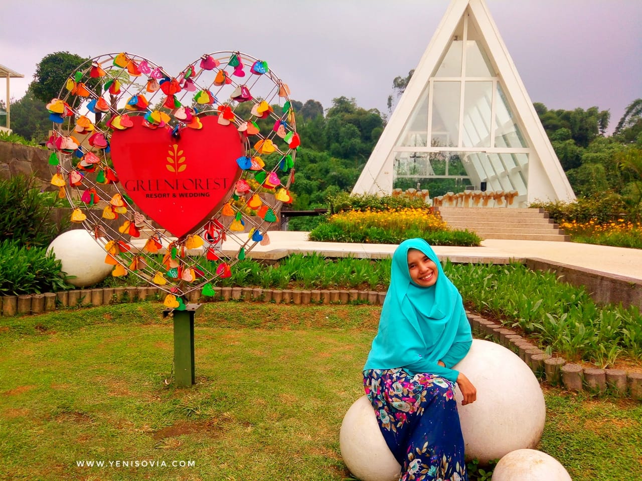 Review-Hotel-The-Green-Forest- Resort-Lembang-yang- Instagramable hotel lembang