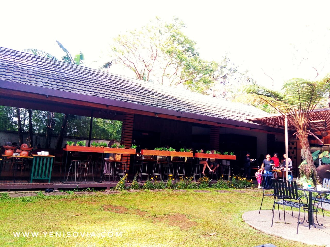 Review-Hotel-The-Green-Forest- Resort-Lembang-yang- Instagramable