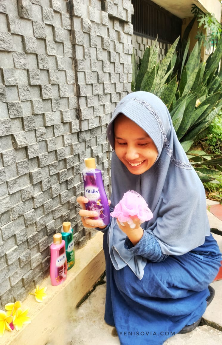 Mandi Parfum Vitalis Body Wash adalah Obat Lelahku sebagai Ibu mandi adalah me time sederhananya ibu