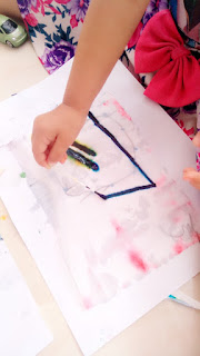 kegiatan stimulus anak usia dini dengan "melukis tisu basah" bermain warna