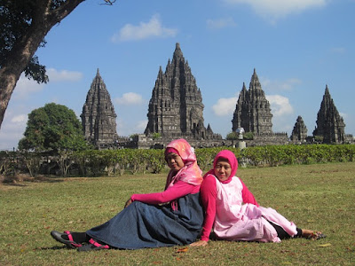 asyiknya liburan ke candi prambanan