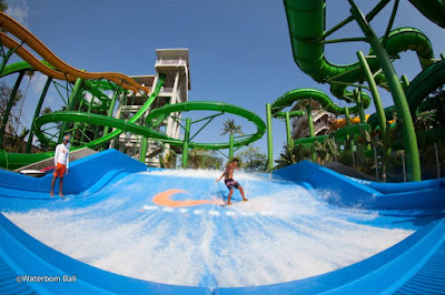 Harga-Tiket-Wisata-Hits-Bali-di-Traveloka liburan keluarga di waterbom bali