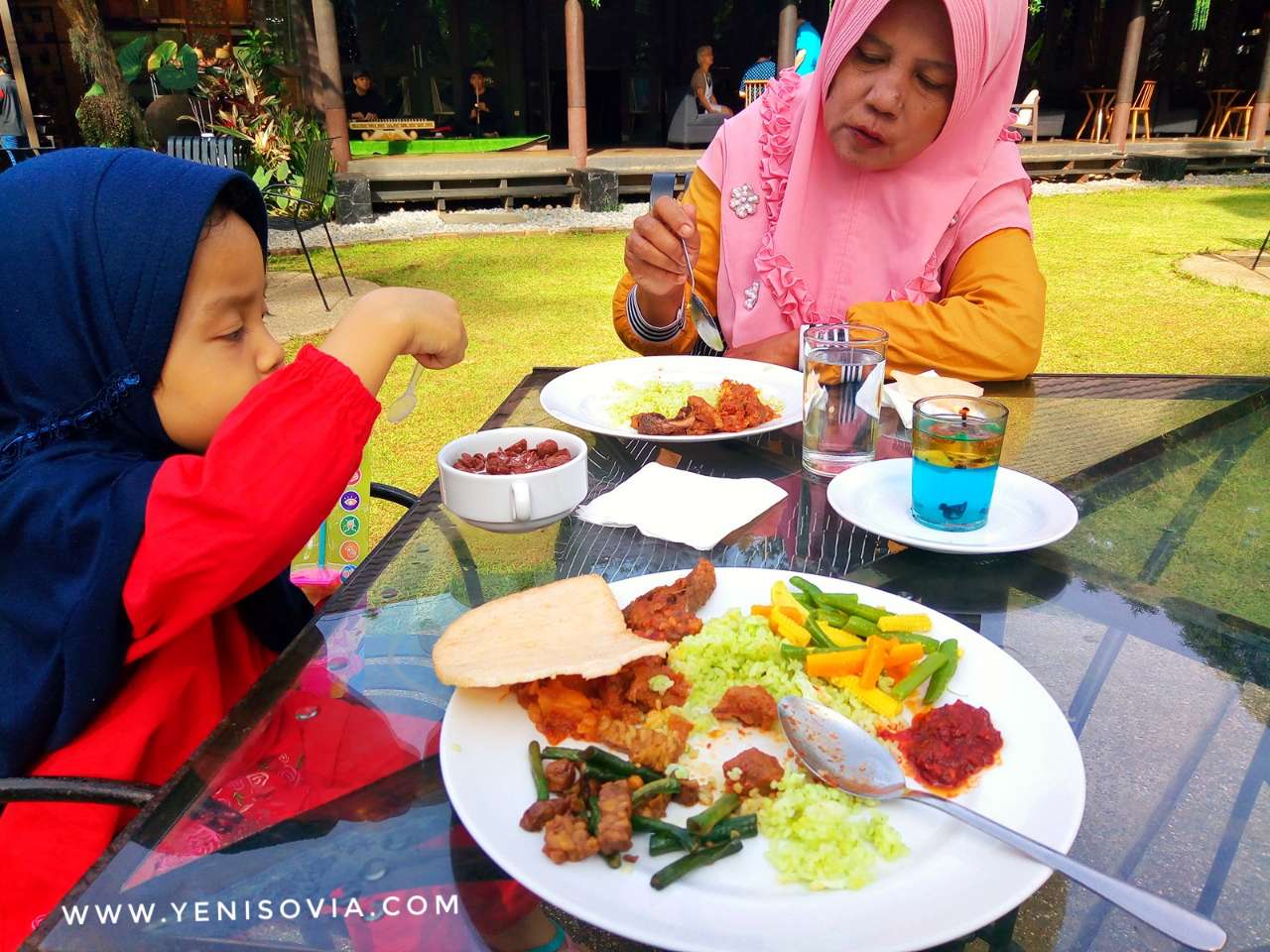 Liburan Semakin Menyenangkan dengan Adanya Traveloka Eats aplikasi makanan