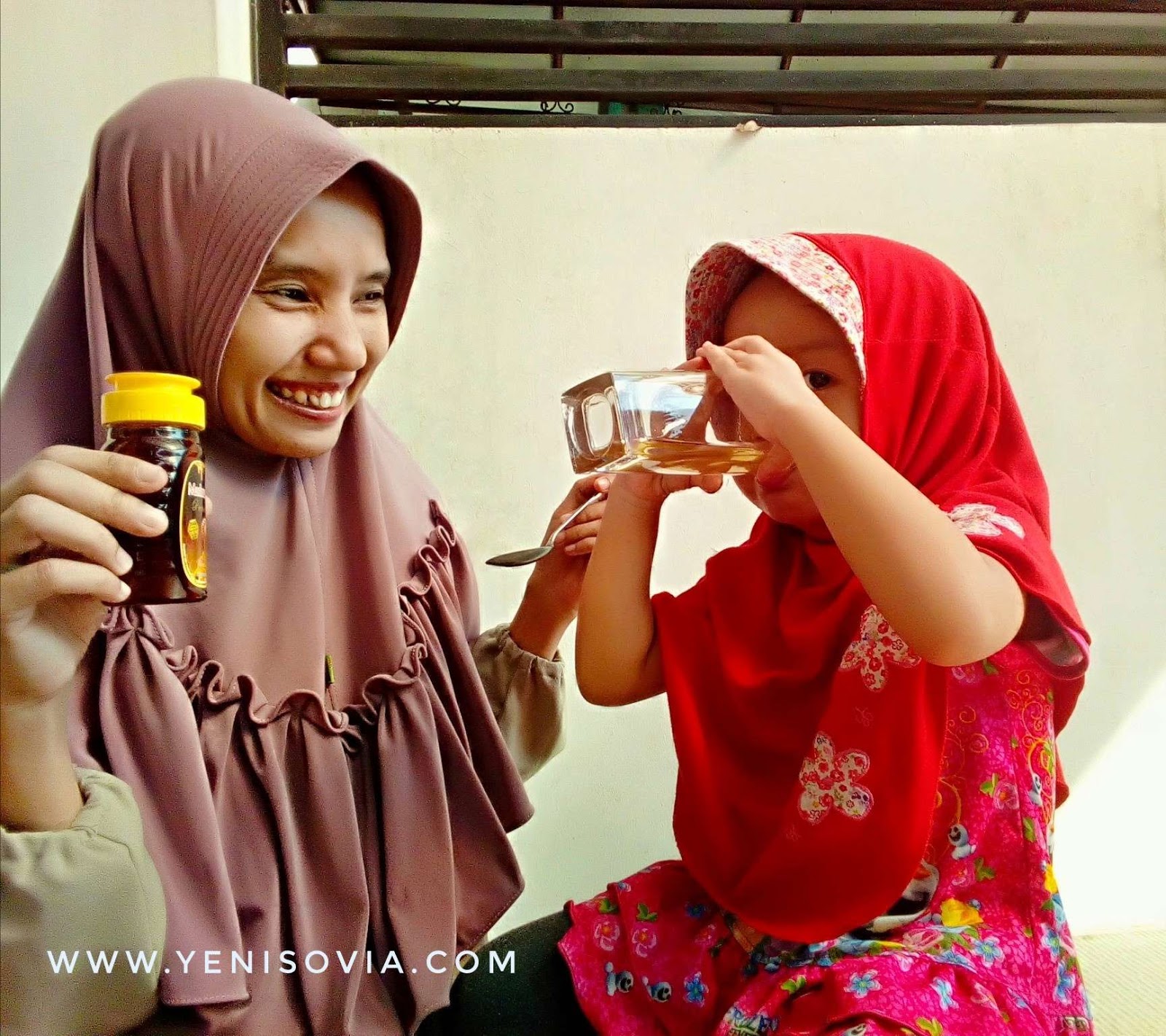 Yuk-Manfaatkan-Madu-untuk-Menjaga-Kesehatan-Anak-Kita madu