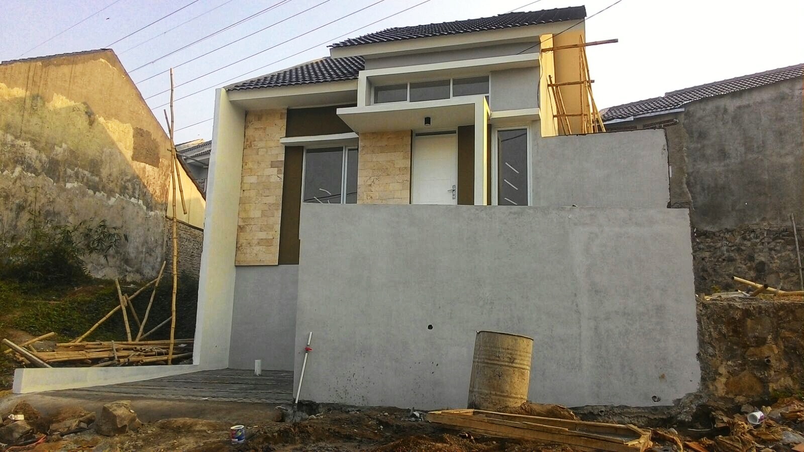 terima kasih mama telah membesarkanku di atas ketidakbahagiaanmu rumah